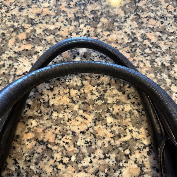 Authentic Prada Black leather bag with Silver hardware - Picture 7 of 16